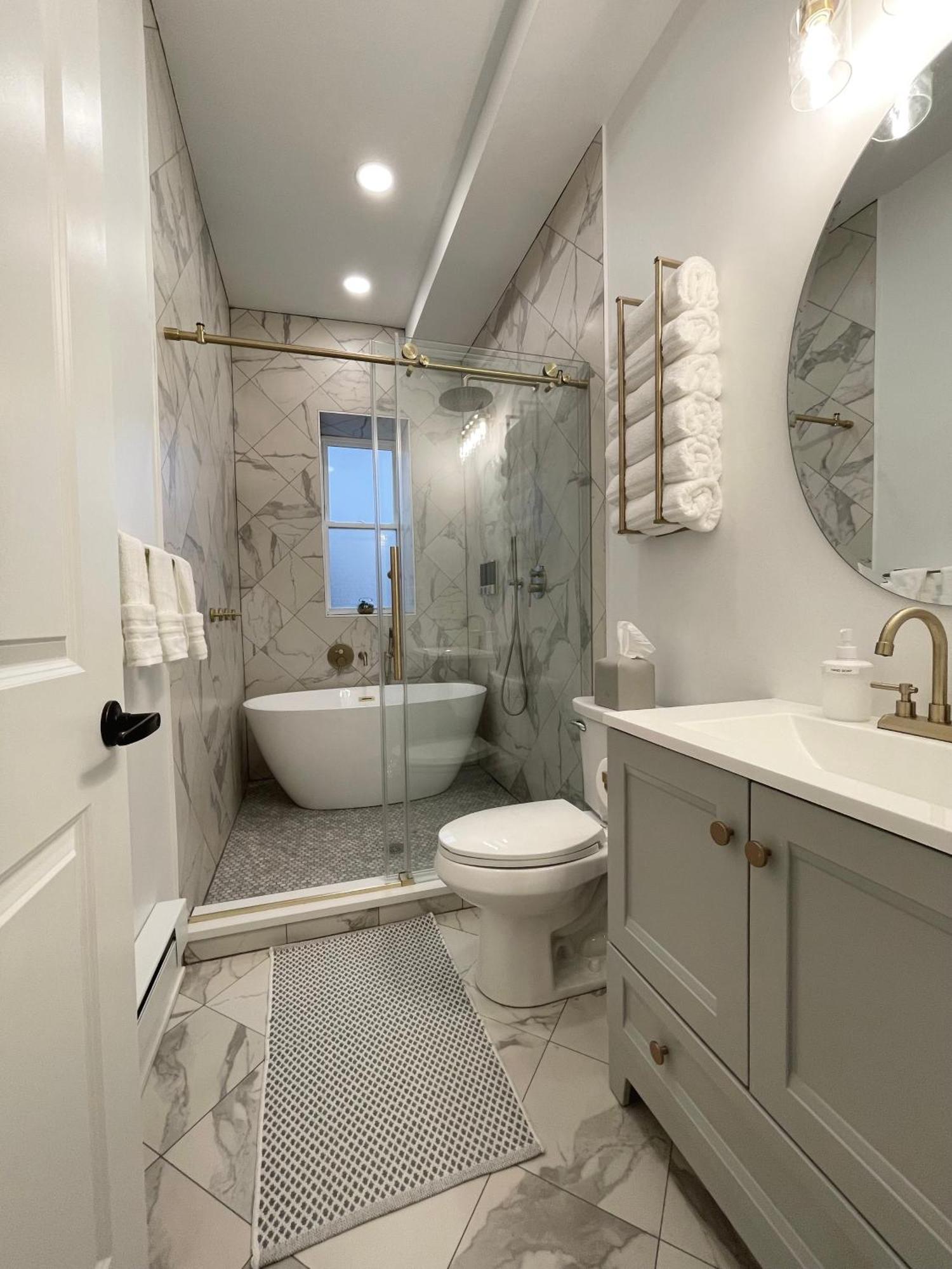 First Floor Condo In Chicago Exterior photo